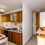 Apartman 1 Bedroom With Balcony *