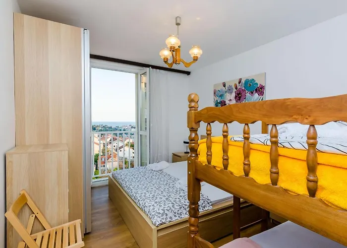 Lägenhet 1 Bedroom With Balcony *