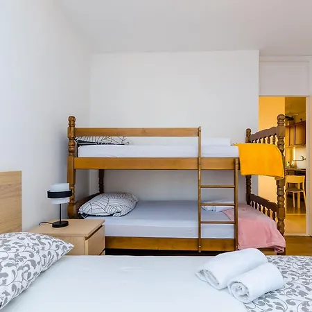 1 Bedroom With Balcony *