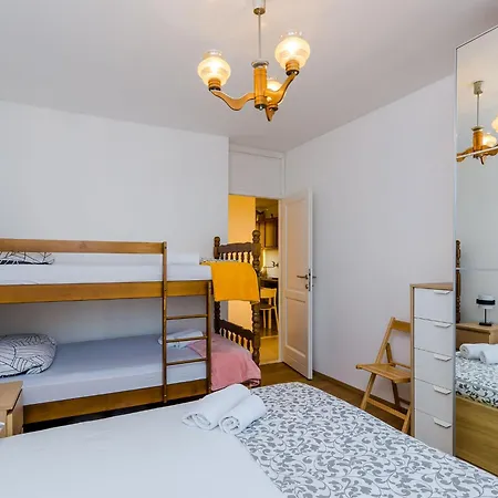 1 Bedroom With Balcony *